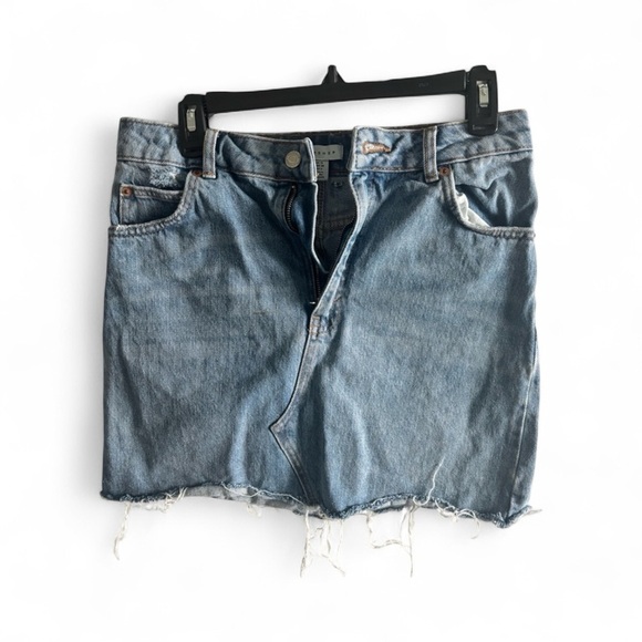 Womens Topshop Distressed Raw Hem Denim Mini Skirt Size 6 - Picture 1 of 4